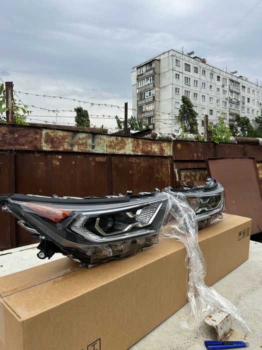 Фари, фара права, фара лів toyota rav4 hybrid 2021 2022 2023 2024 2025