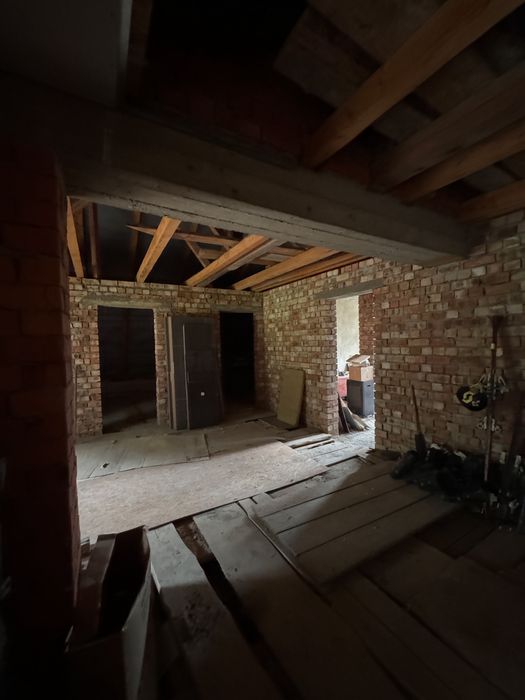 Будинок 421 м2 з ділянкою в с. Тюдів під житло чи готель