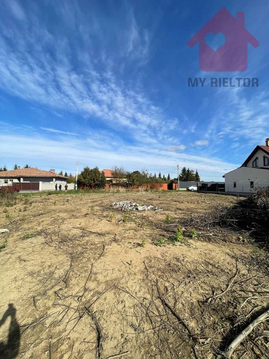 Продаж ділянки в Сторожниці