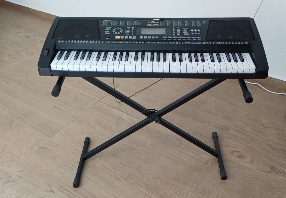 Órgão MK-5000 com suporte