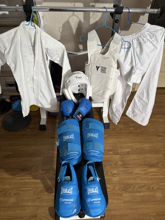 Кімоно, шолом,захист для карате