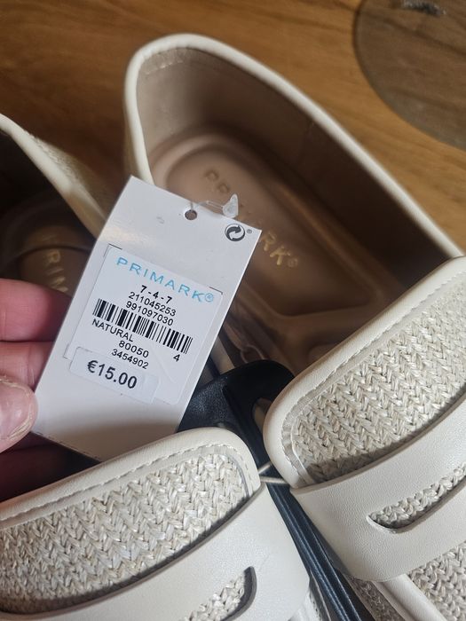 Sapatos clássicos beje