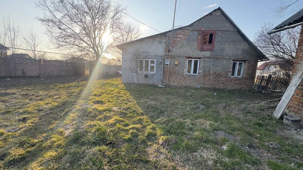 Продаю земельну ділянку, будинок  та озеро с.Бартатів,10км до Львова
