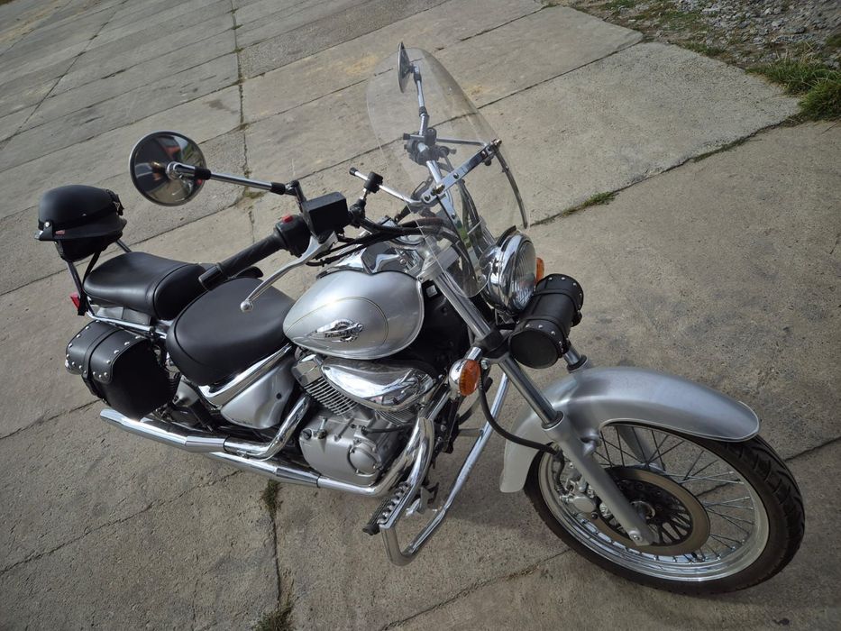 Suzuki Intruder