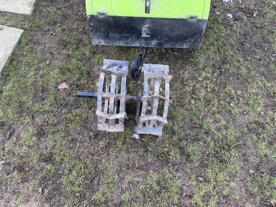 Motocultivadora em bom estado