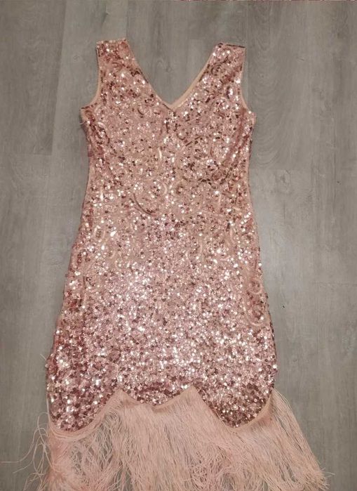 Sukienka cekinowa różowa