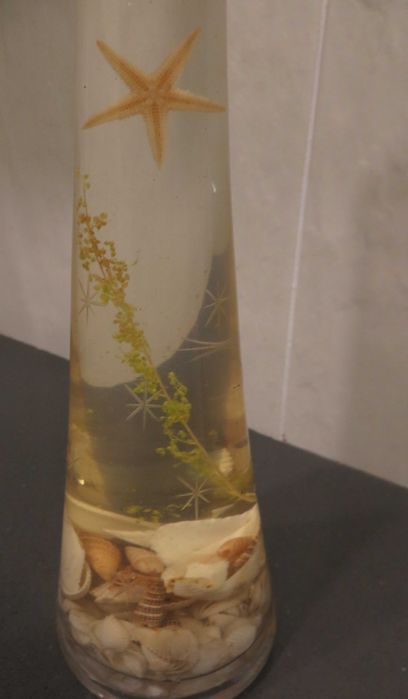 Jarra Vidro Alta, com gel e estrelas e conchas e búzios do mar 27 cm