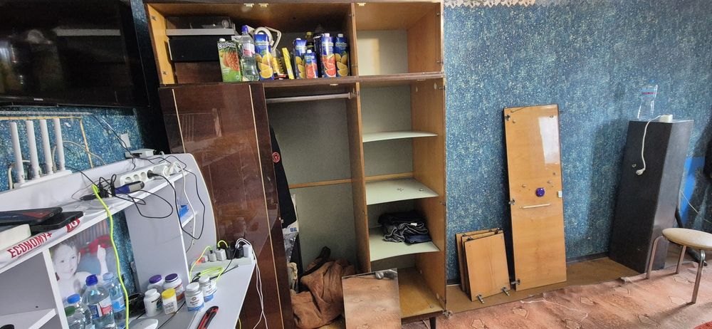 Шкаф трехстворчатый+антресоль(уже разобраны)