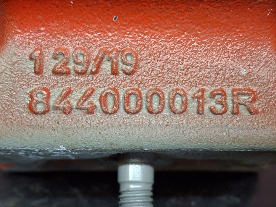 Dobradiça porta trás esquerdo RENAULT Master III Chassis (EV/HV/UV)