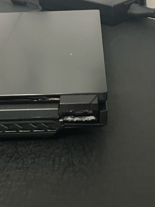 ТЕРМІНОВО Продам ігровий ноутбук DREAM MACHINES