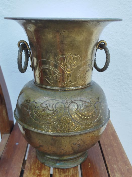 Jarrão em zinco antigo