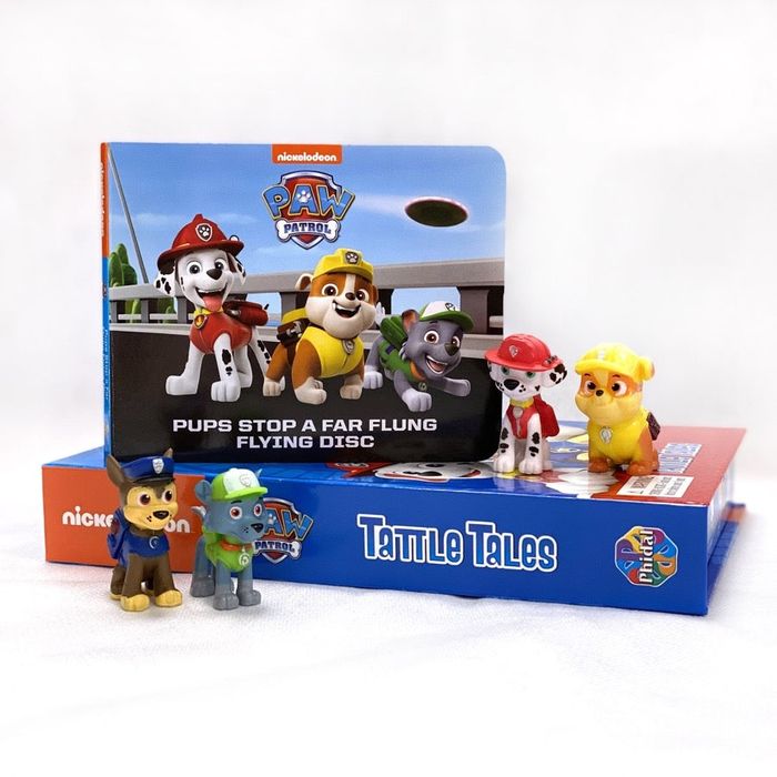 Paw Patrol Tattle Tales książeczka z figurkami po angielsku
