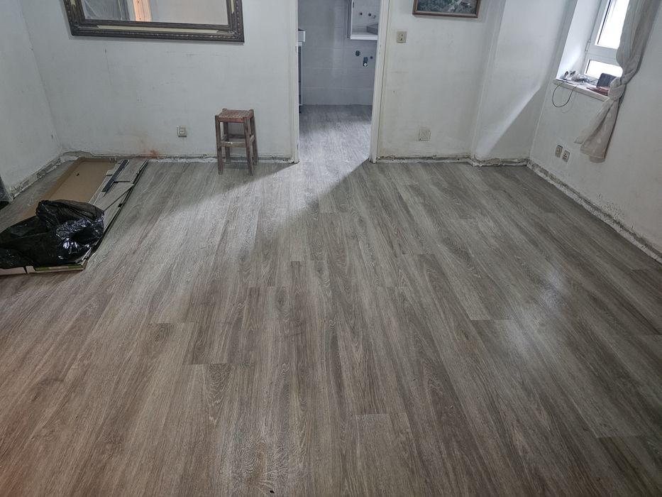 Aplicação de flutuante e vinilico