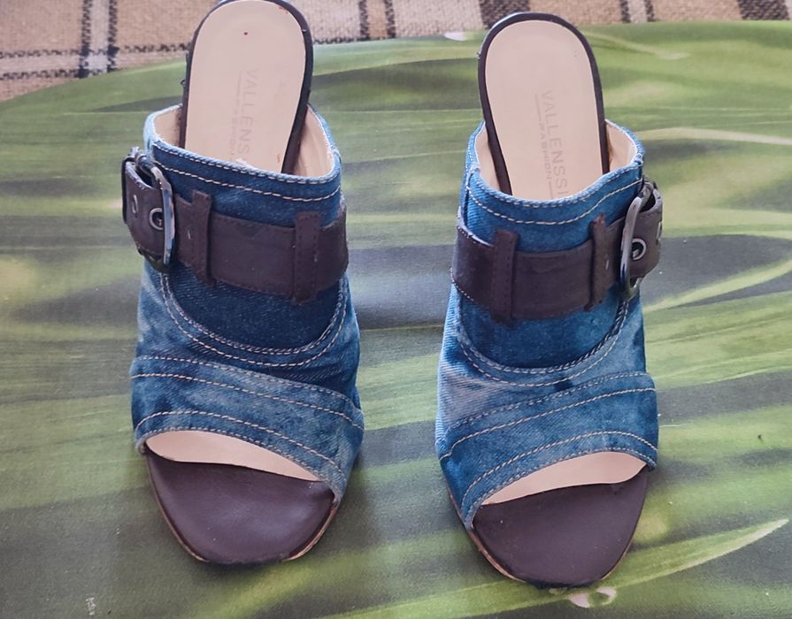 Босоніжки жіночі джинсові, р.38 б/у