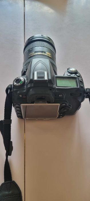 Nikon D90 + obiektyw 18-200mm