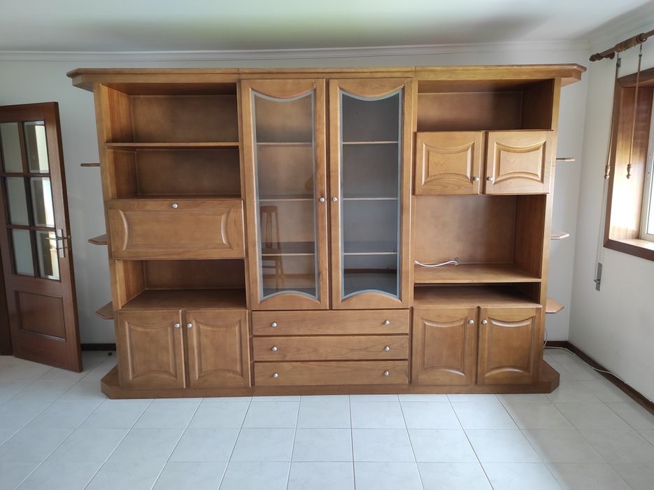 Vendo móvel de sala em madeira com 3 módulos