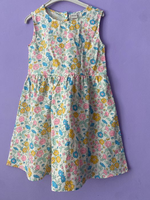 Гарне плаття для дівчинки