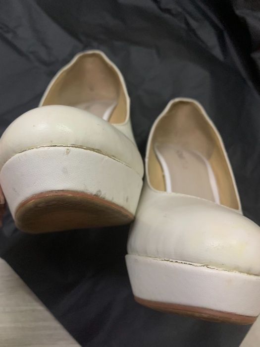 Туфлі жіночі шкіряні білі Startys