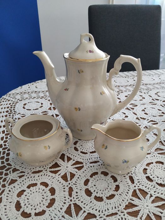 Stary zestaw porcelanowy