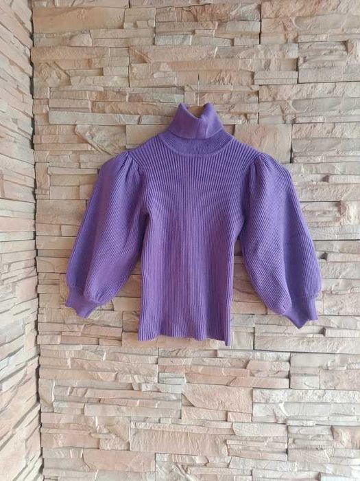 Golf z bufiastymi rękawami