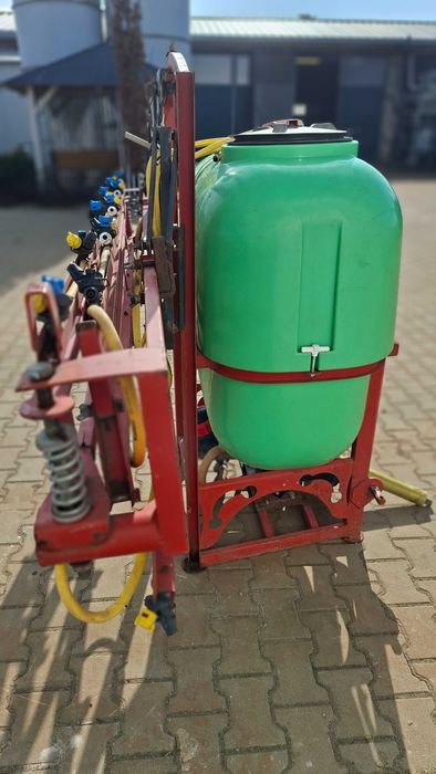 Opryskiwacz polowy podwieszany 400l
