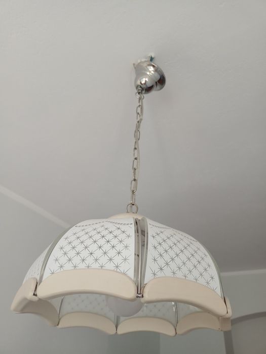 Lampa sufitowa kuchenna