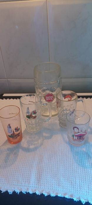 Vendo vários modelos de copos antigas vintage