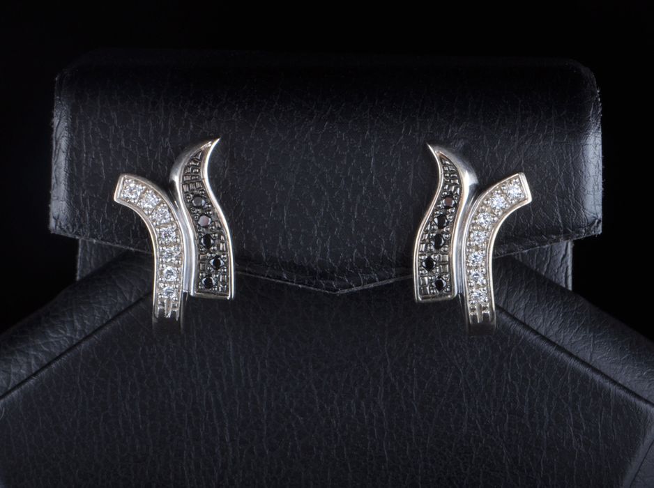 Серьги из белого золота Инь-Янь с бриллиантами
