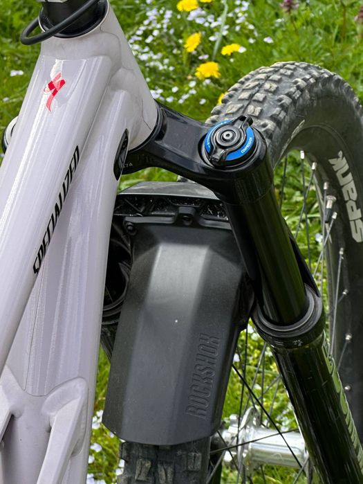 Вилка Rock shox domain RC 2024
