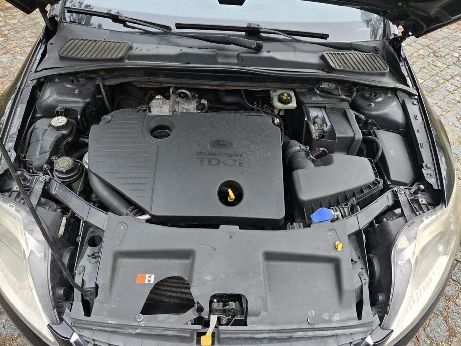 Luxo e conforto em um carro revisado pronto para viajar com a família