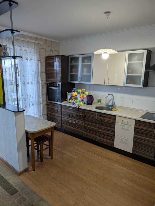 Продам 2к. квартиру  вул. Юрія Литвинського 64