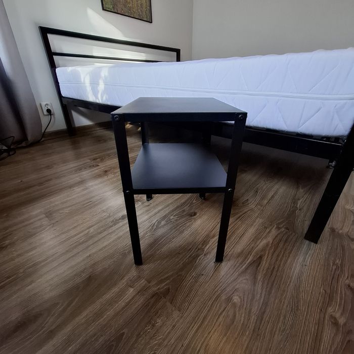 Łóżko metalowe ze stelażem