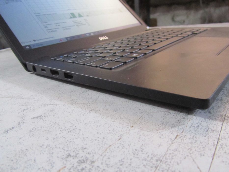 Dell Latitude 7280, i5-6300U, 8GbDDR4. SSD256Gb