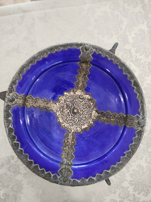 Conjunto de chaleira em cerâmica e prata marroquina