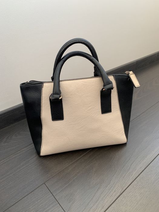 Сумка з ручками та ремінцем через плече