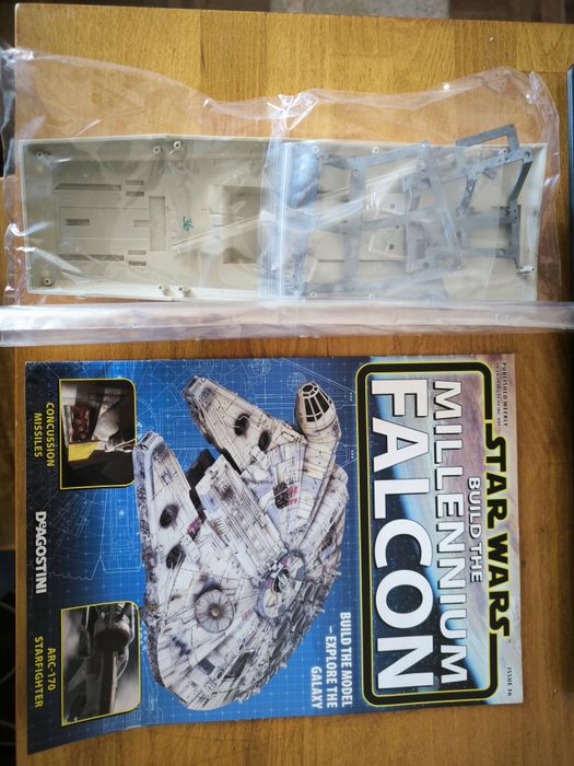 Millenium Falcon DeAgostini número 36 entre outros