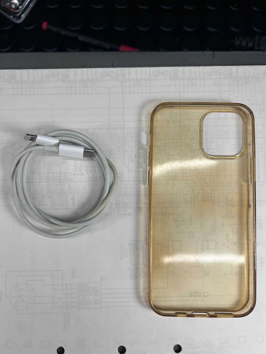 iPhone 12 128 GB 74% bateria