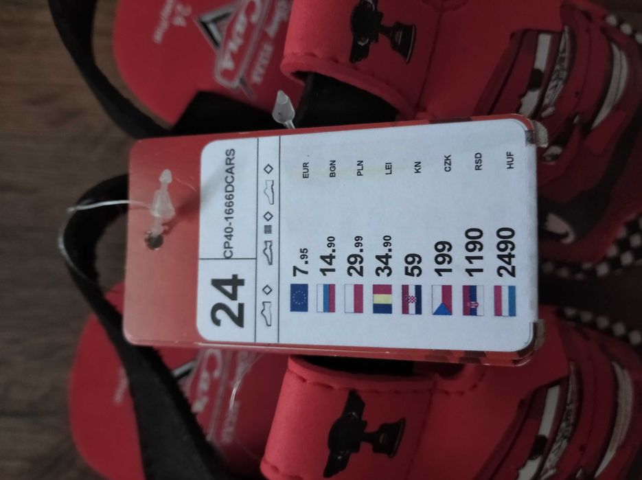 Nowe sandałki buty klapki na basen 24