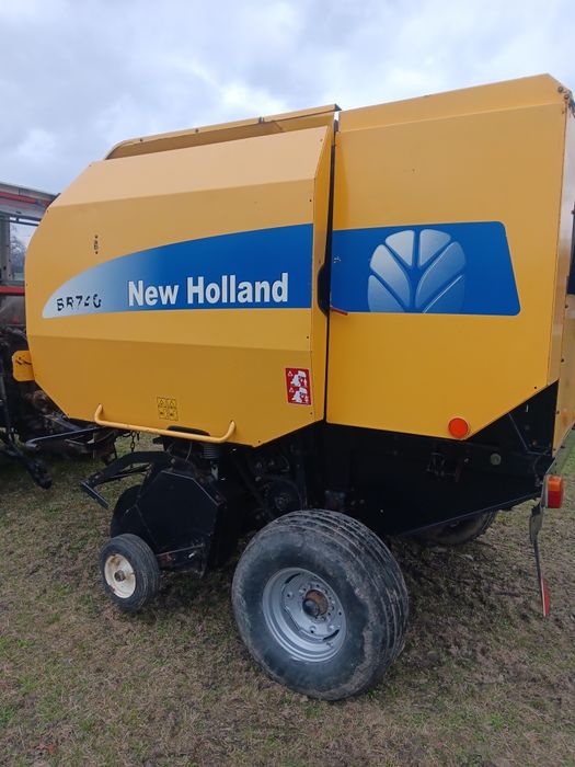 Prasa  new holland 740br