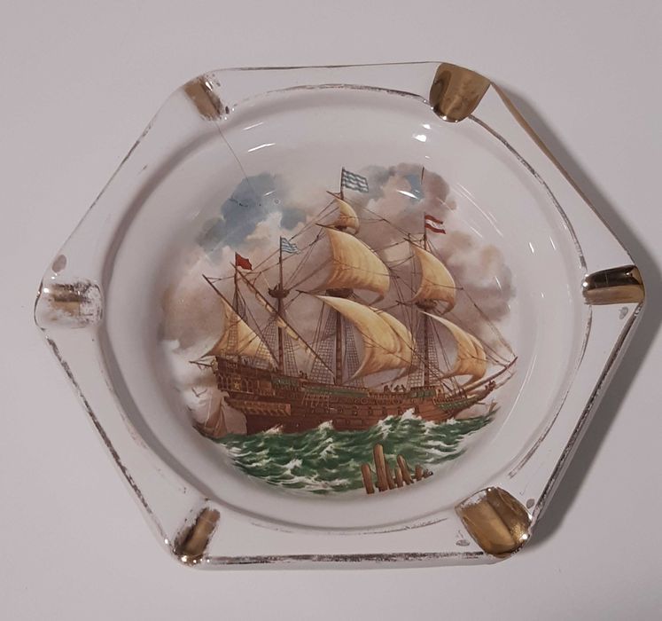 Cinzeiro antigo em faiança Portuguesa, grandes dimensões