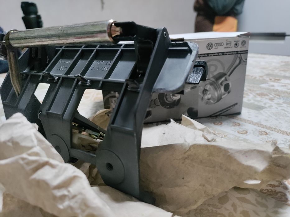 Puxador porta bagagens Audi 80