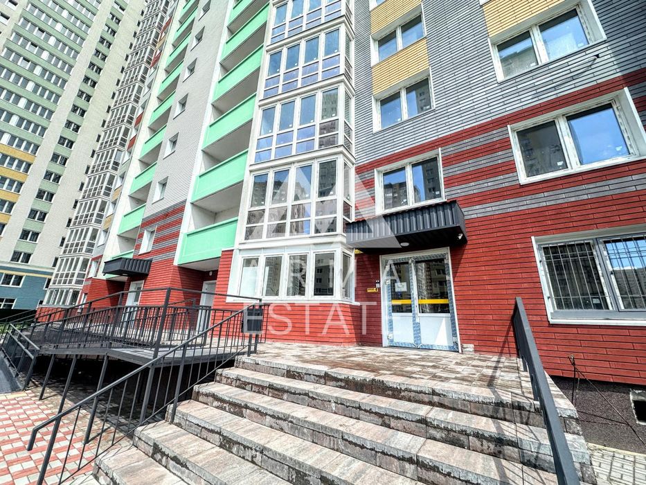 Продається 1-кімнатна квартира ЖК “Патріотика” по  вул. Бориса Гмирі 22-Б, “Синевир ”.