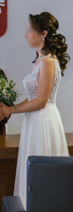 Suknia ślubna błyszcząca