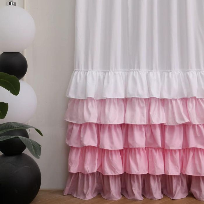 Firana 130x300 z różowymi falbanami