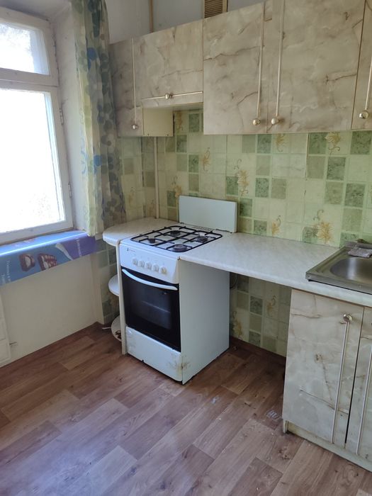 Продам 1/2 часть в  двухкомнатной кв. Ул.Рустави .Осипенковский р-н.