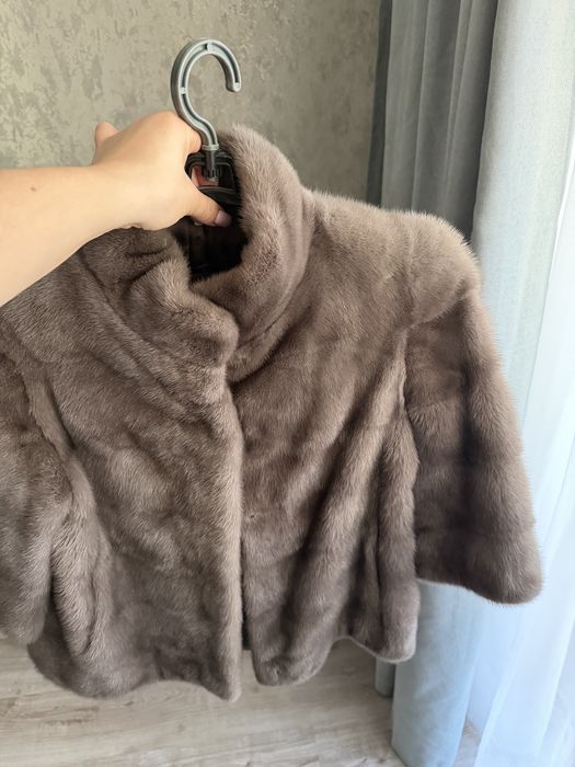 Продам норковую шубу автоледи