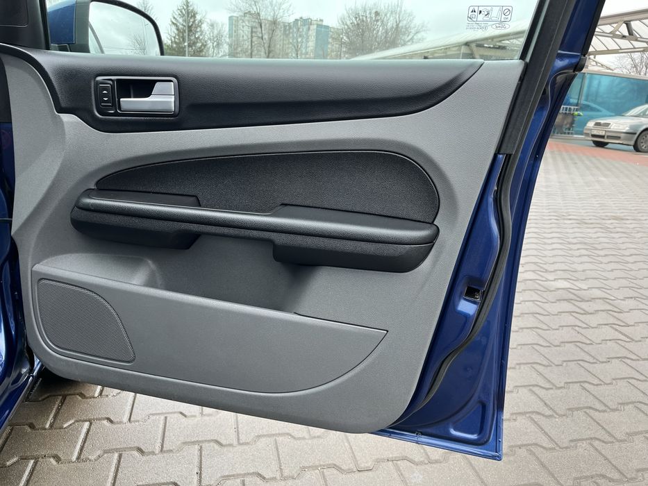 Ford Focus 2009 1.6 бензин