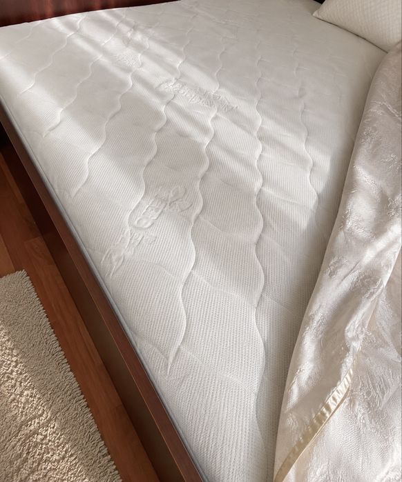 Ліжко двоспальне