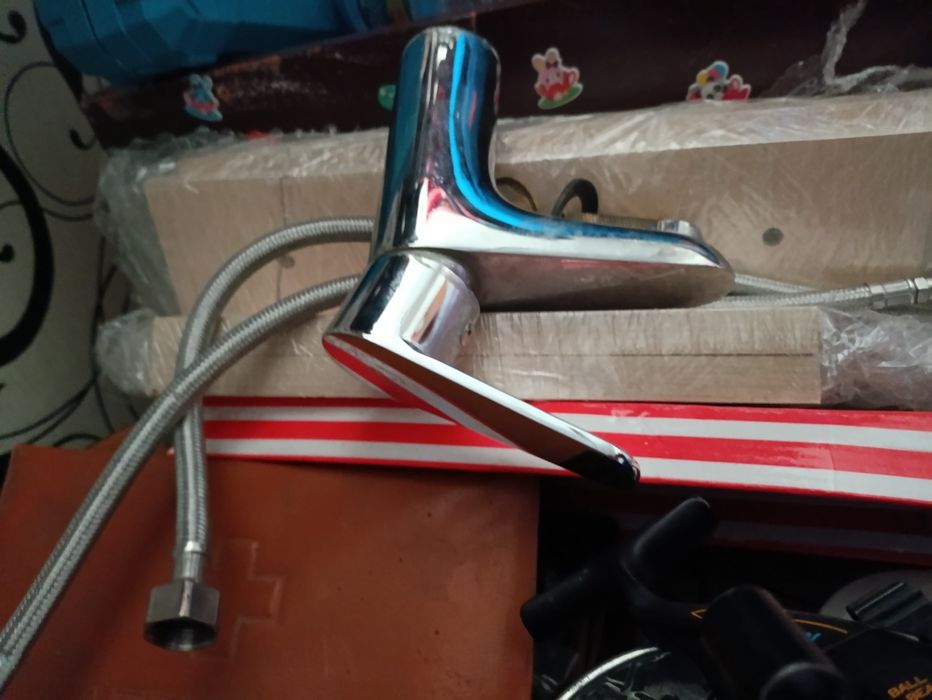 Сместитель кран для ванной