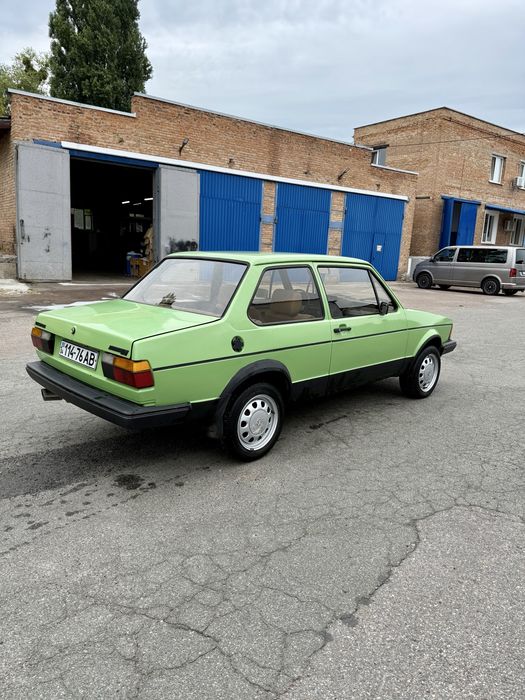 Volkswagen Jetta 1